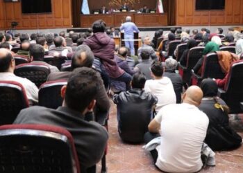 دادگاه پرونده کینگ مانی با حضور هزاران شاکی برگزار شد