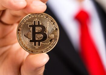 بیت کوین به یکی از ۱۰ ارز برتر دنیا تبدیل شد