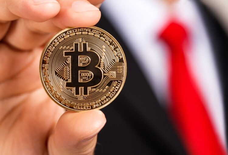 بیت کوین به یکی از ۱۰ ارز برتر دنیا تبدیل شد