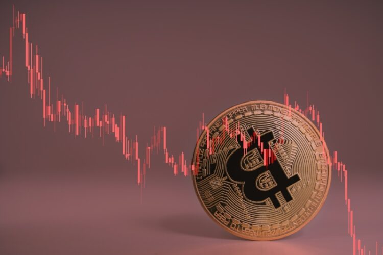 کاهش نرخ فاندینگ بیت‌کوین؛ سیگنال کاهش اعتماد و احتمال افت فعالیت‌های بازار