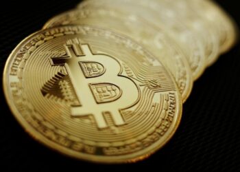 آیا بیت کوین به فاز هیجانی معاملات وارد شده است؟ بررسی رفتار بازار در تابستان ۲۰۲۵